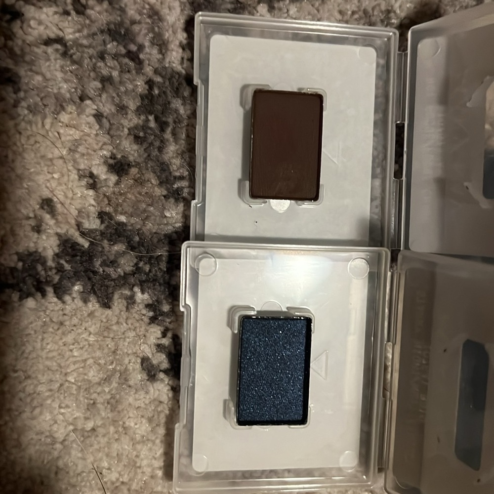 Makeup starter kit - Picture 2 of 2